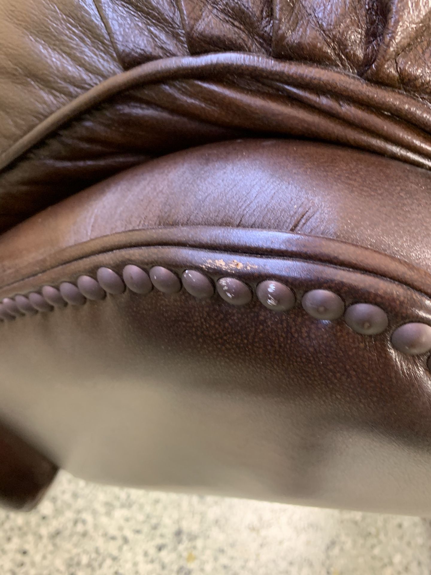 Lazyboy reclining Carleton brown leather chair. for Sale in Yorba