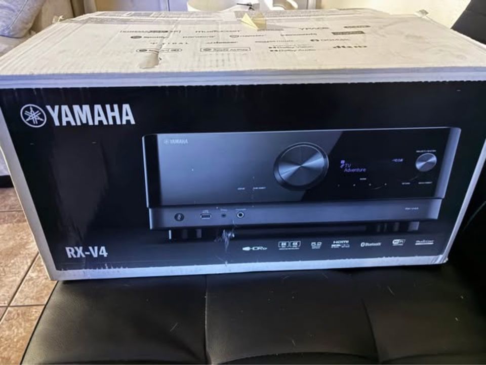 yamaha RX-V4 receiver 