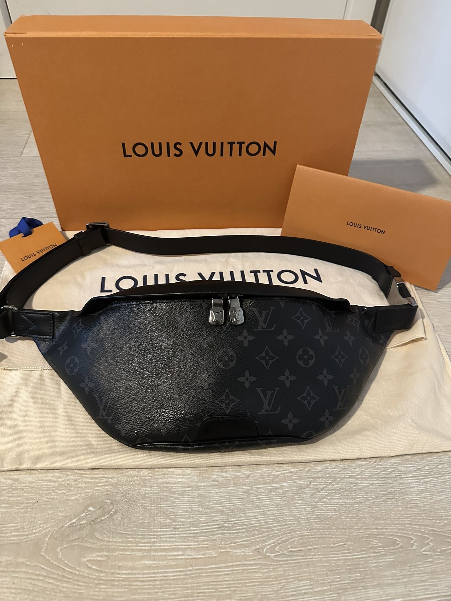 lv discovery bumbag brown