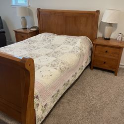 Beautiful Old Cannery Queen Bedroom Set