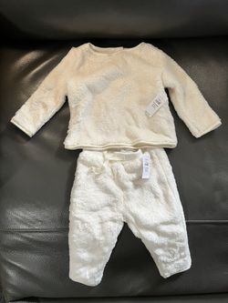 Gap  sweatsuit toddler 24m NEW