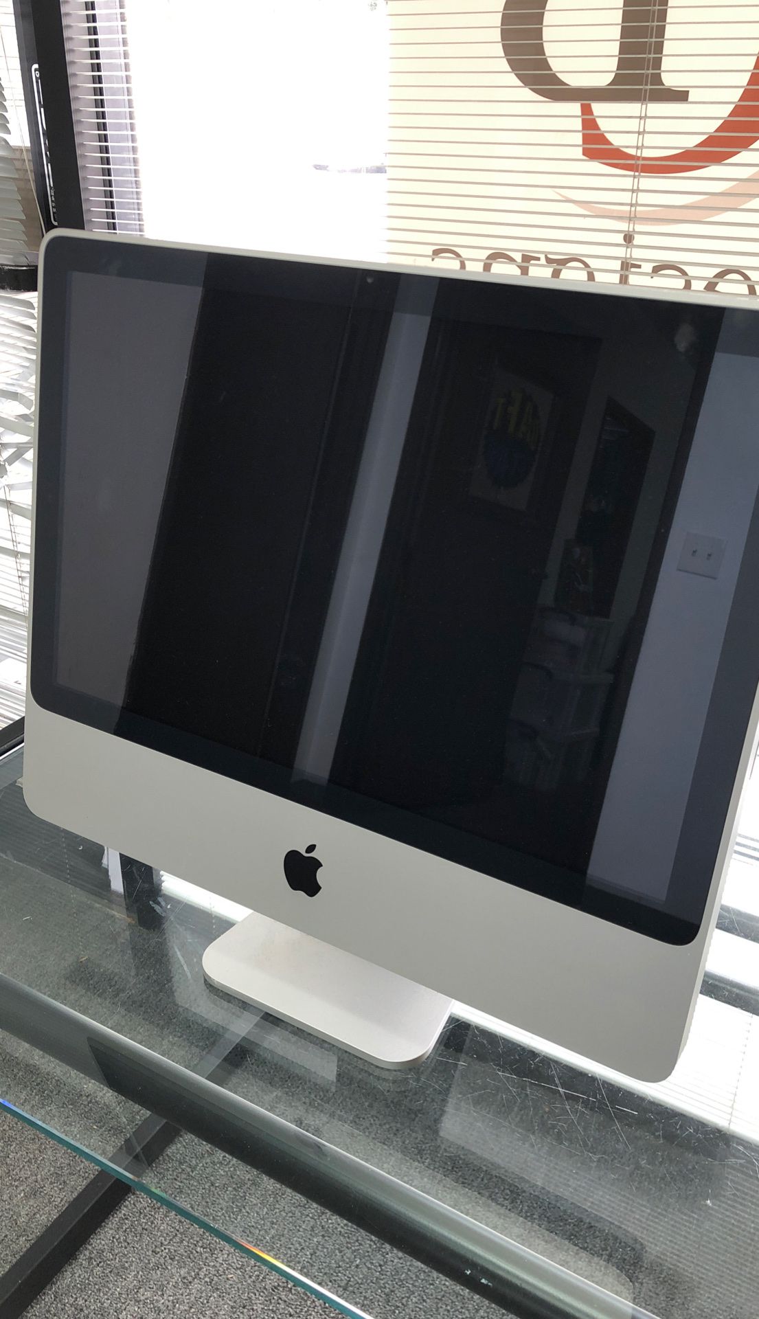 iMac 2008 upgraded and in mint condition