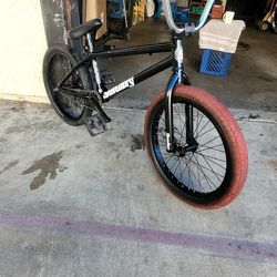 USED 20 INCHES  BLUE  PRINT  BMX  NE BARS  PRIMO  EVERYTHING WORKS  MOVING  CANT TAKE IT WITH ME HABLO ESPAÑOL TANBIEN