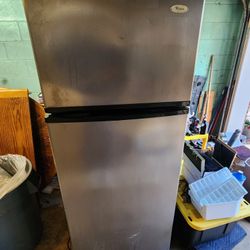 Whirlpool 25 Cubic Foot Refrigerator 