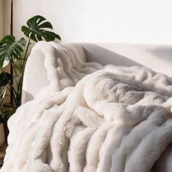 Brand new in box Faux Fur Throw Blanket for Couch, Ultra Soft Minky 3D Textured Bubble Blanket, Cozy Plush Reversible Fluffy Throw for Sofa Bed, Winte