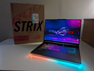 ASUS ROG Strix G16 Gaming Laptop (16" FHD+ 165Hz, Ryzen 9 8940HX, RTX 5070 Ti, 32GB DDR5, 1TB SSD)