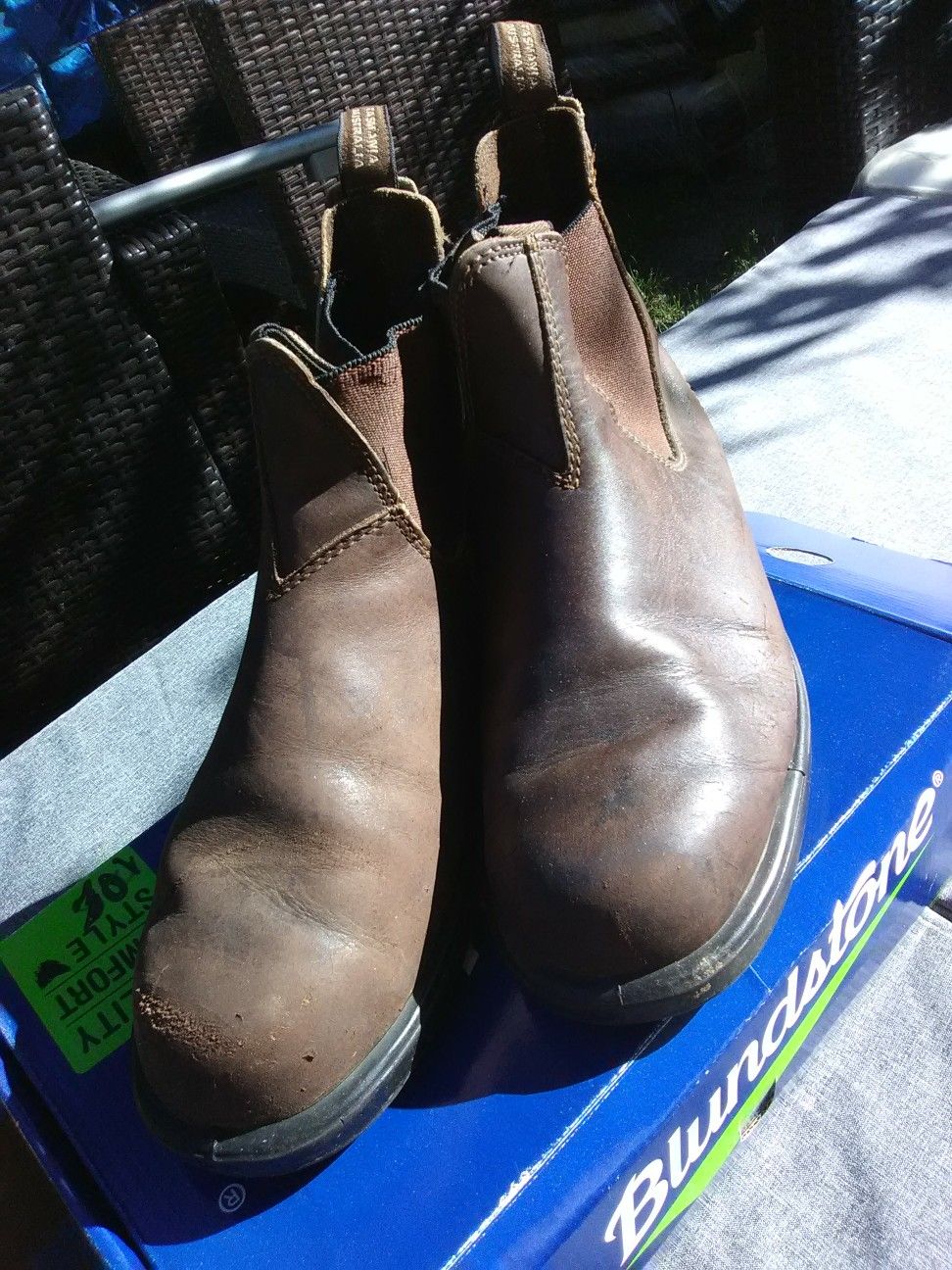 BLUNDSTONE BOOTS FOR MEN -USED