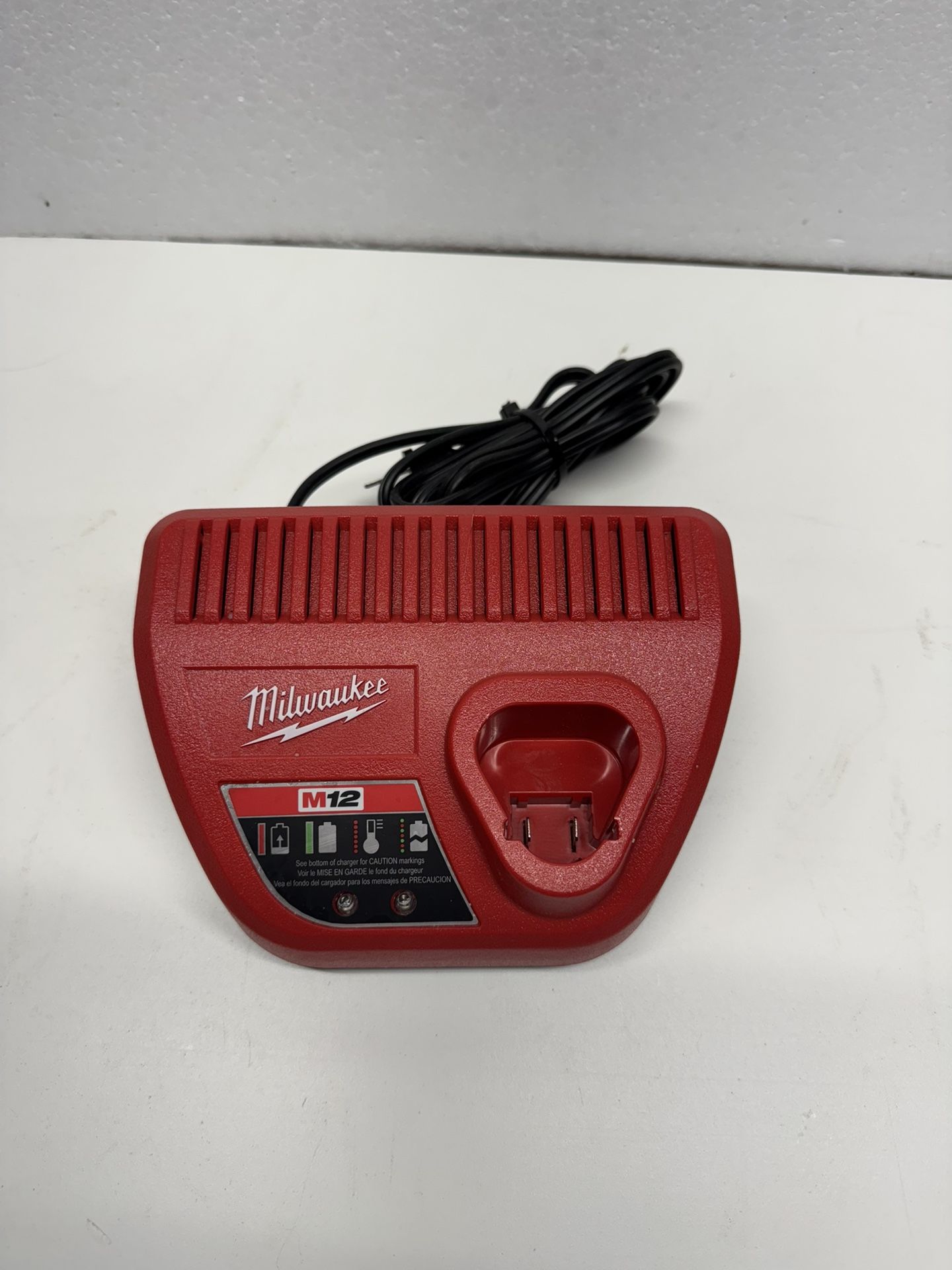 Milwaukee M12 Charger 