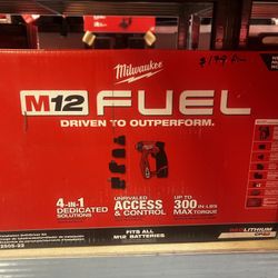 Milwaukee 4in1 Installation Drill/Driver Kit