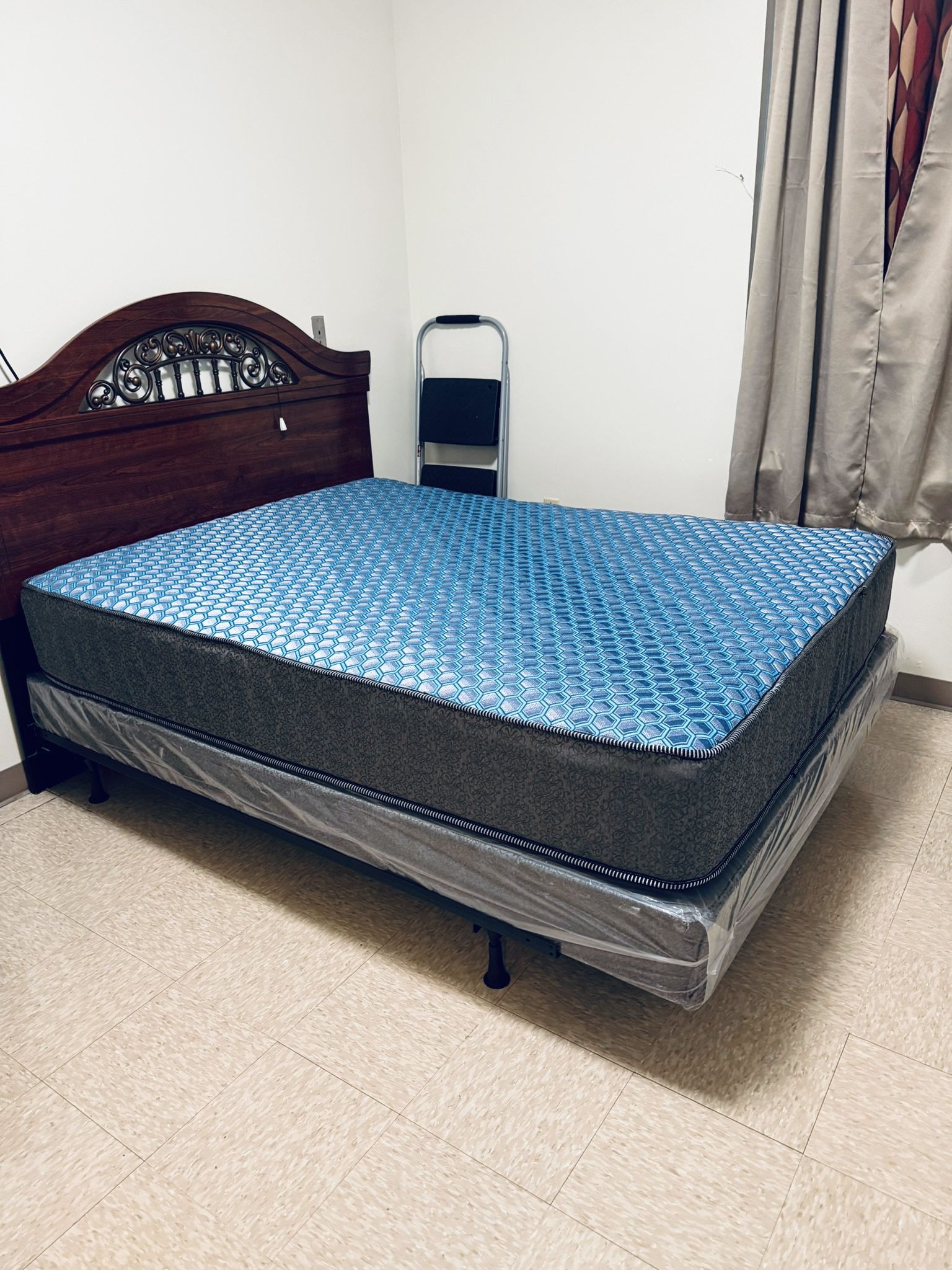 Queen Size Set Mattress And Box Brand New Delivery π Available( price Mattress And Box Only)