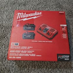 Milwaukee Battery Forge Kit