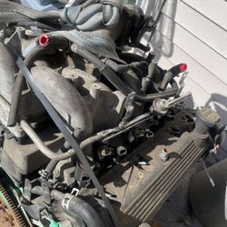 Ford explorer Engine 6 cylinder 