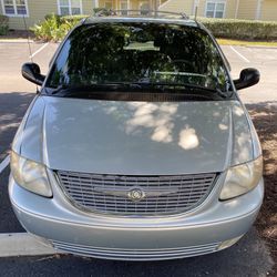 2002 Chrysler Town & Country