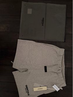 White small essential shorts