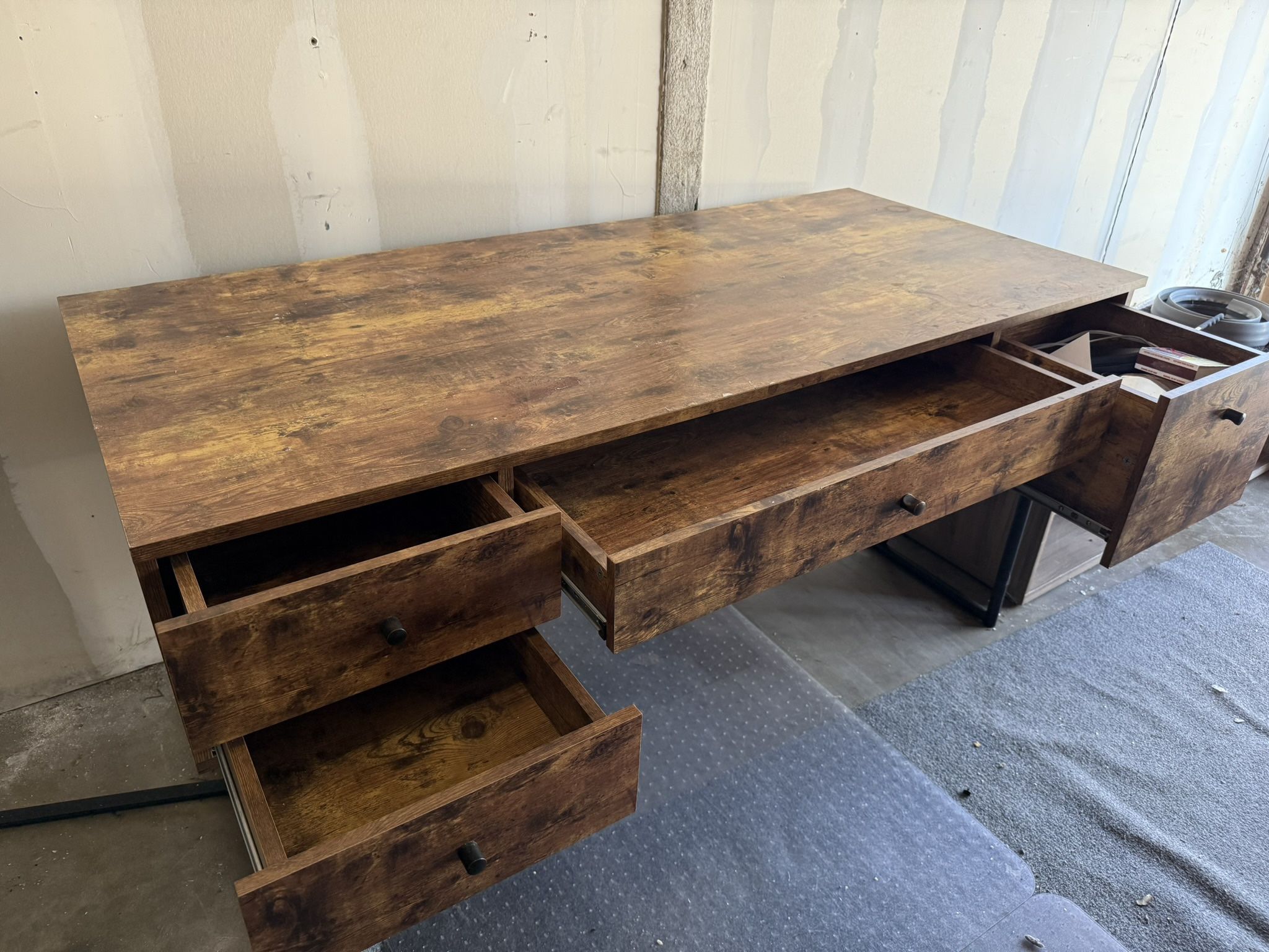 Office desk - wood(veneer) and metal. Sturdy.
