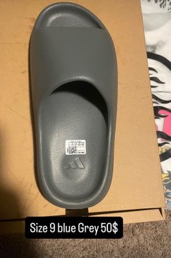 Blue grey Yeezy slides got two of them size 9,s