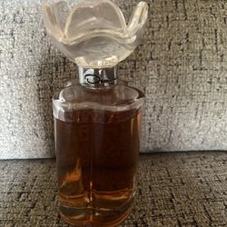 Perfume oscar de La Renta  For Women $25 👉at Desoto