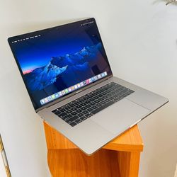 APPLE MACBOOK PRO 15” 2019 i9 2.3Ghz 8CORE 16GB 500GB Radeon Pro 560X Fully Functional