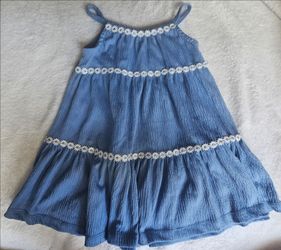 Blue dress with white daisy embroidery along the neckline and hem girl size 3