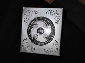 Buckle knife