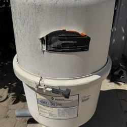 Pentair 4000 Series D.E. Pool Filter - Used Product Description: Up for sale is a Pentair 4000 Series D.E. (Diatomaceous Earth) pool filter. Pentair i
