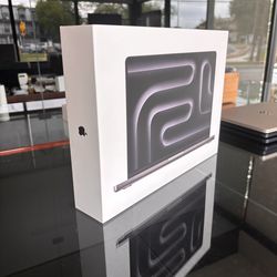 Apple 14” MacBook Pro M5 Pro Chip 15-Core CPU 16-Core GPU 24GB Ram 1TB SSD! Sealed in box!