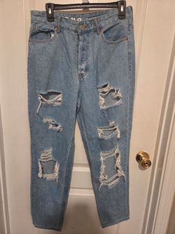 Light Wash Distressed Ripped Jeans