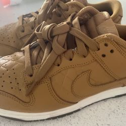Nike Dunks 