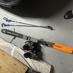 Skiis