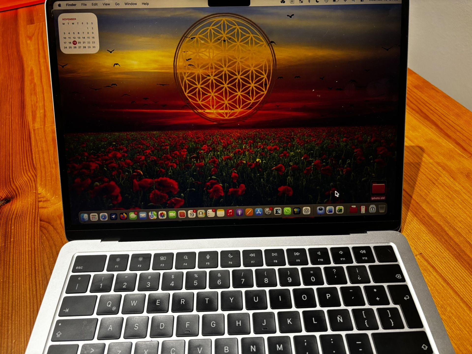 Excellent 2022 Apple MacBook Air 13" M2, 8GB RAM, 256GB SSD MLY33LL/A Spanishkey