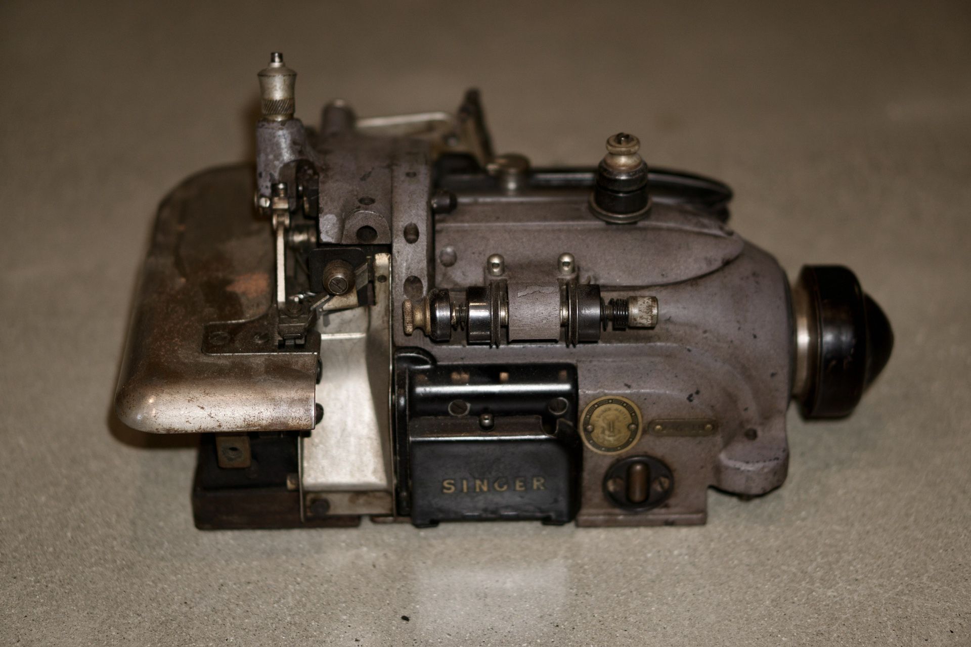 Singer Industrial Serger/Overlocking sewing machine