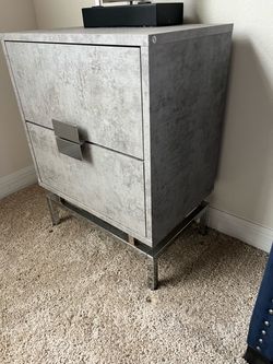 2 Night stands