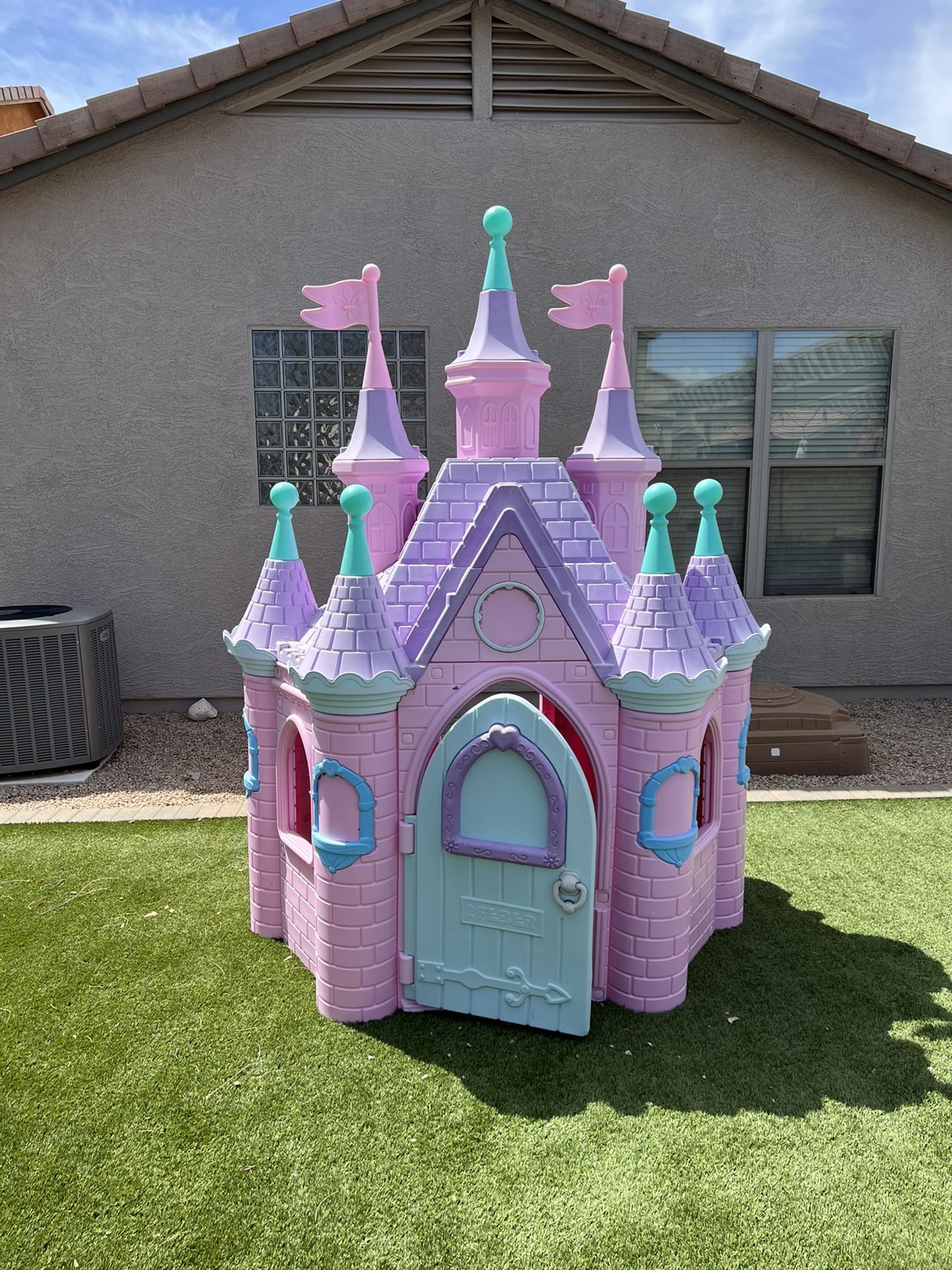 Jumbo Princess Palace Playhouse