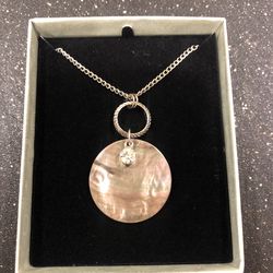 New- Pendant Mother Of Pearl With Gemstone 18” Necklace 