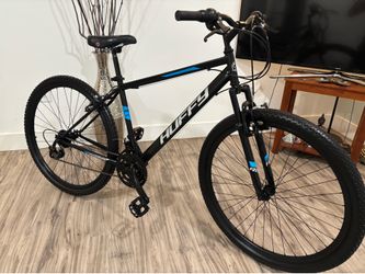 Huffy 29” super clean with black wheels al terrain
