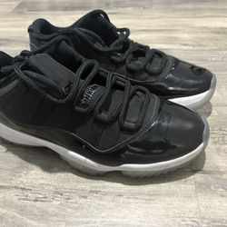 Jordan 11 Low Spacejam