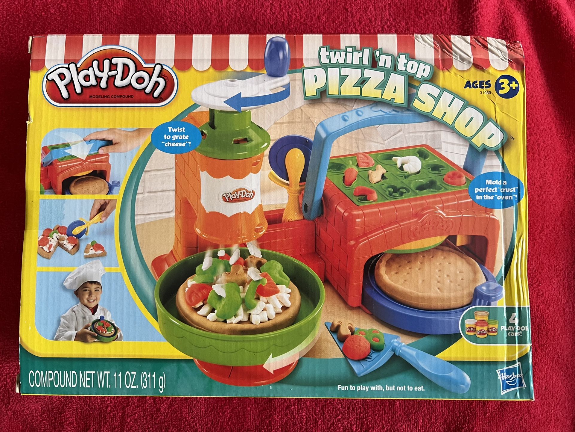 Hasbro Play-Doh Twirl N Top Pizza Shop NIB 2010