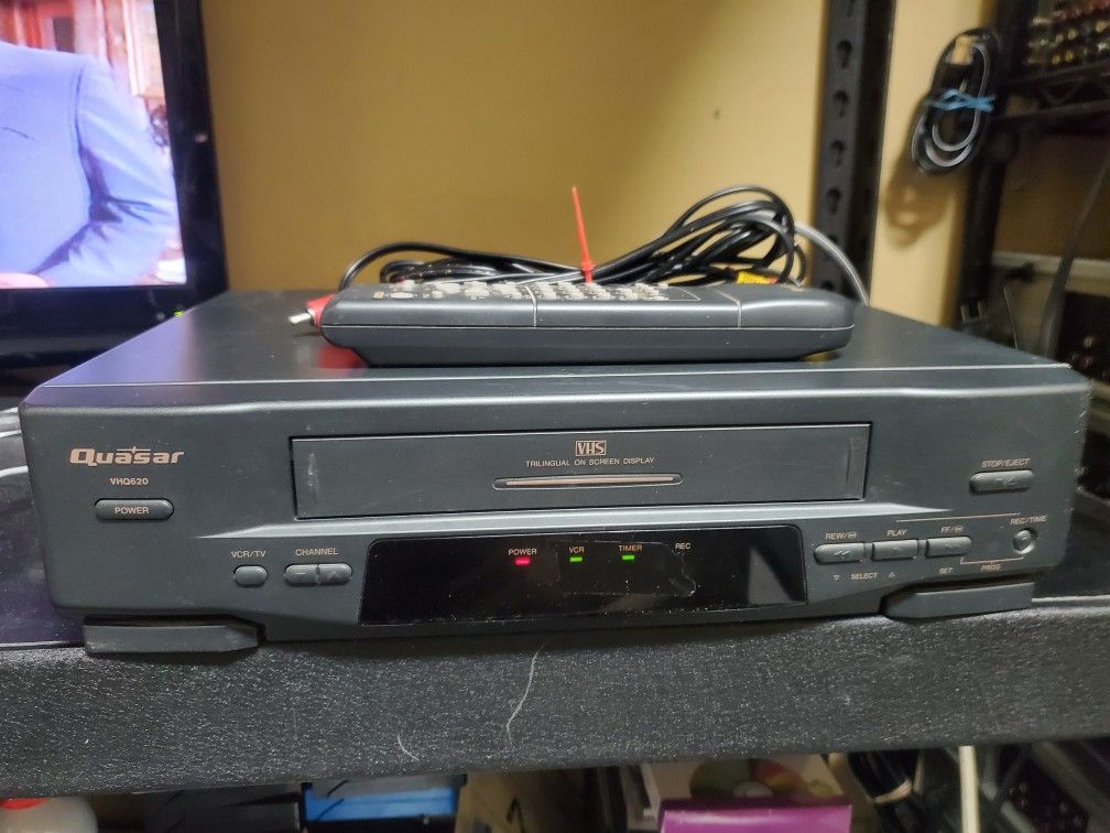 Quasar Vcr With Remote And Wires