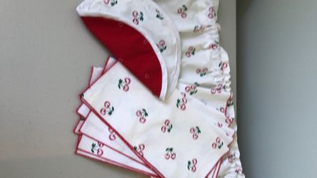 Vintage Kitchen Curtain and Napkins Set