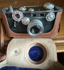 Argus C3 Brick Rangefinder 35mm Film Camera w/50mm Cintar Lens & Protective Case