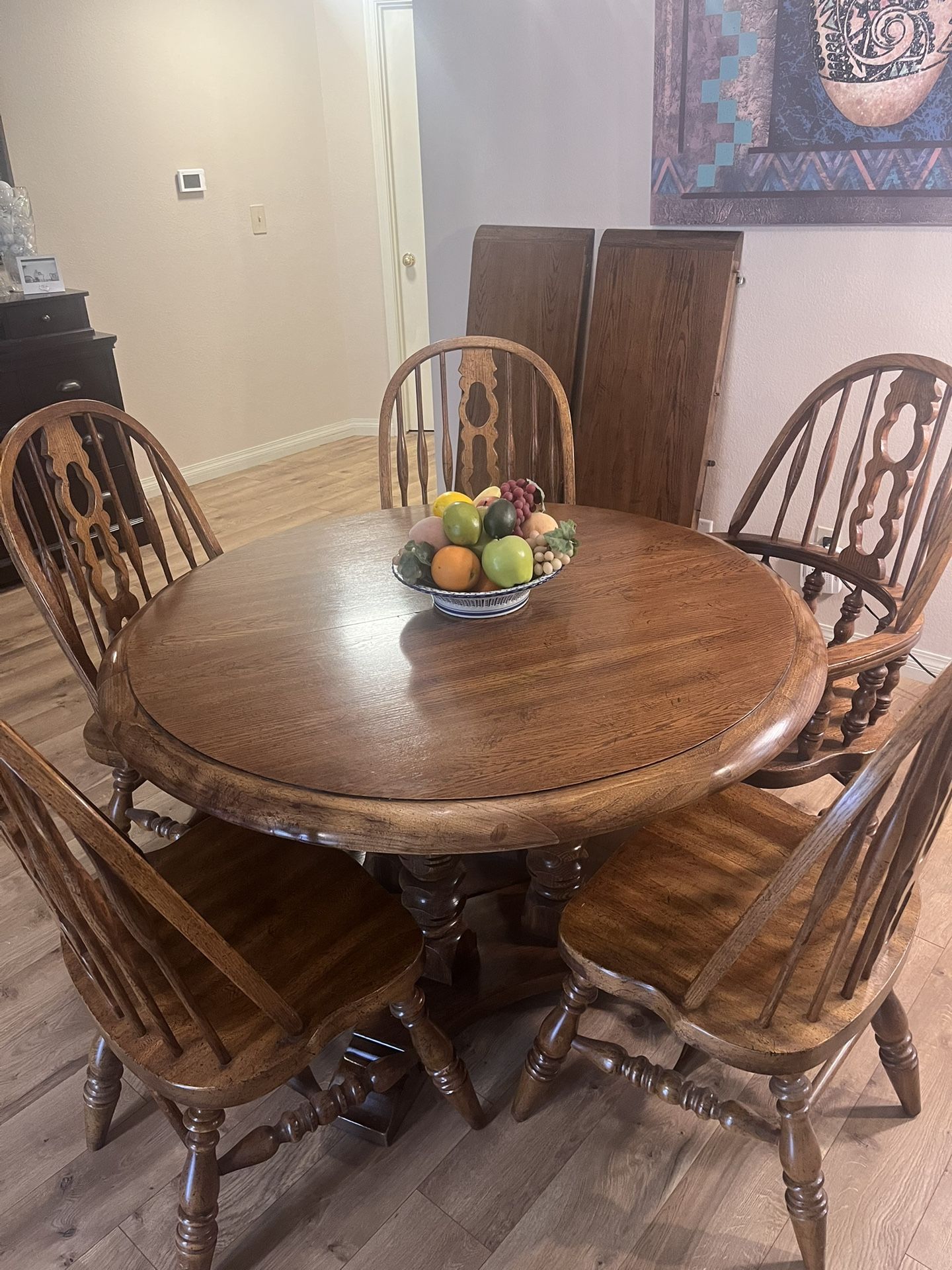 SOLID WOOD EXPENDABLE DINING TABLE WITH 5 CHAIRS 