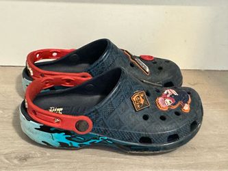 Boys crocs