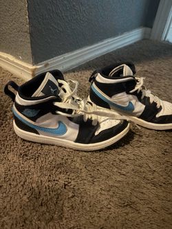 Boys Nike shoes $10 size 12c