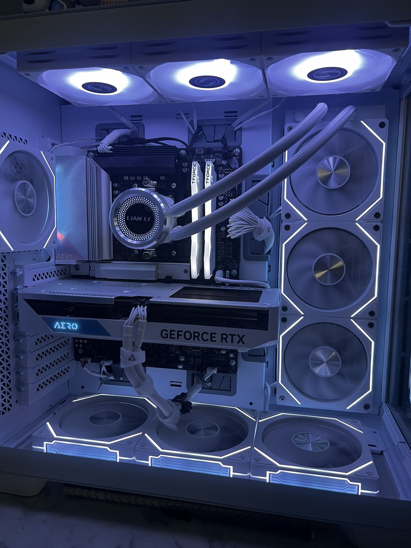 Custom White Gaming PC | RTX 4070 | RYZEN 7500 | DDR5 | WIFI 6