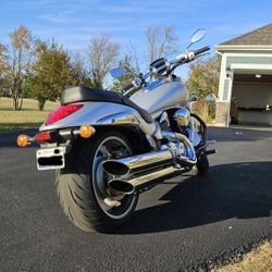Suzuki Boulevard M109R
