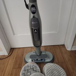 Shark Steam & Scrub Steam Scrubbing and Sanitizing Steam Mop And 10 Pads