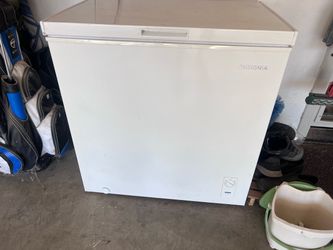 7 cubic ft. Chest freezer