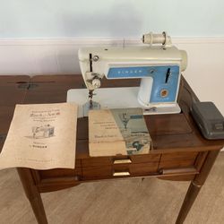 VINTAGE SINGER SEWING MACHINE 