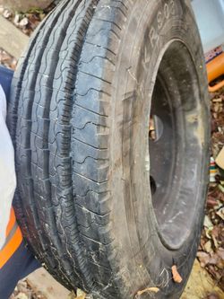 Set of 2 tires with rims
