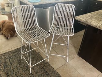 Beautiful Safavieh stools, 4 chairs